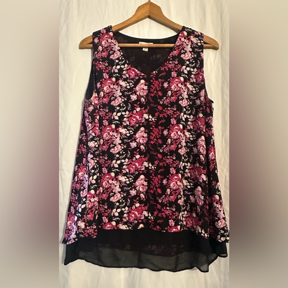 Cato Women’s Floral V-Neck Sleeveless Tank Top size Large Pink and black